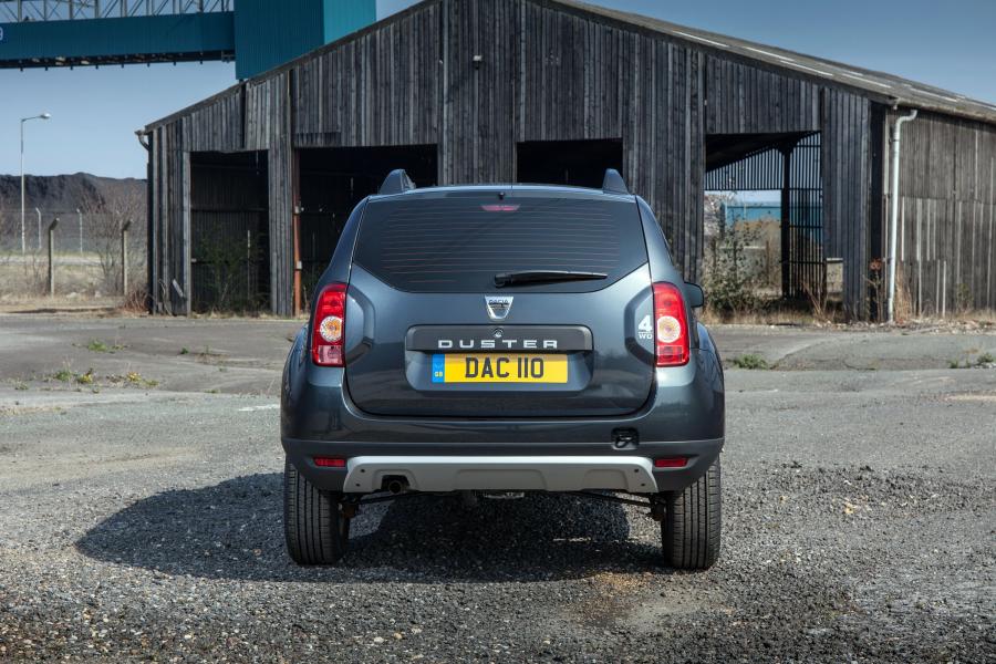  Dacia Duster Commercial 2015 года  (UK) (фото 16 из 17)
